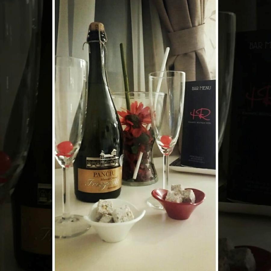 Romantic Boutique Focşani المظهر الخارجي الصورة